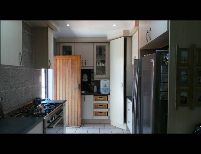 5 BEDROOM FREEHOLD FOR SALE IN DALPARK EXT 1